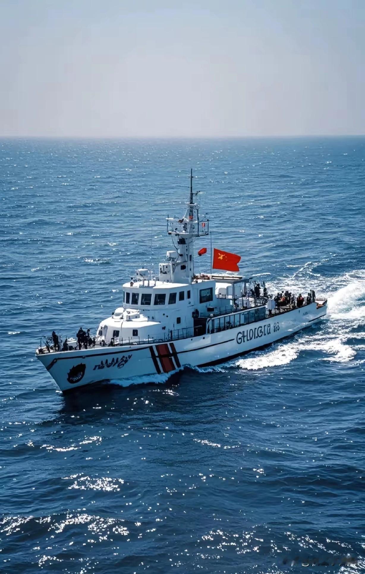 日本胆大包天

日“瑞宝丸”号渔船非法进入我钓鱼岛领海，中国海警舰艇依法对其采取