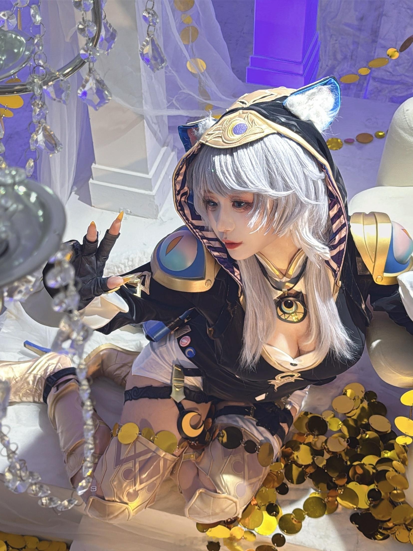 崩坏星穹铁道[超话]星穹铁道赛飞儿微博cosplay大赏 小猫咪喜欢金灿灿的东西