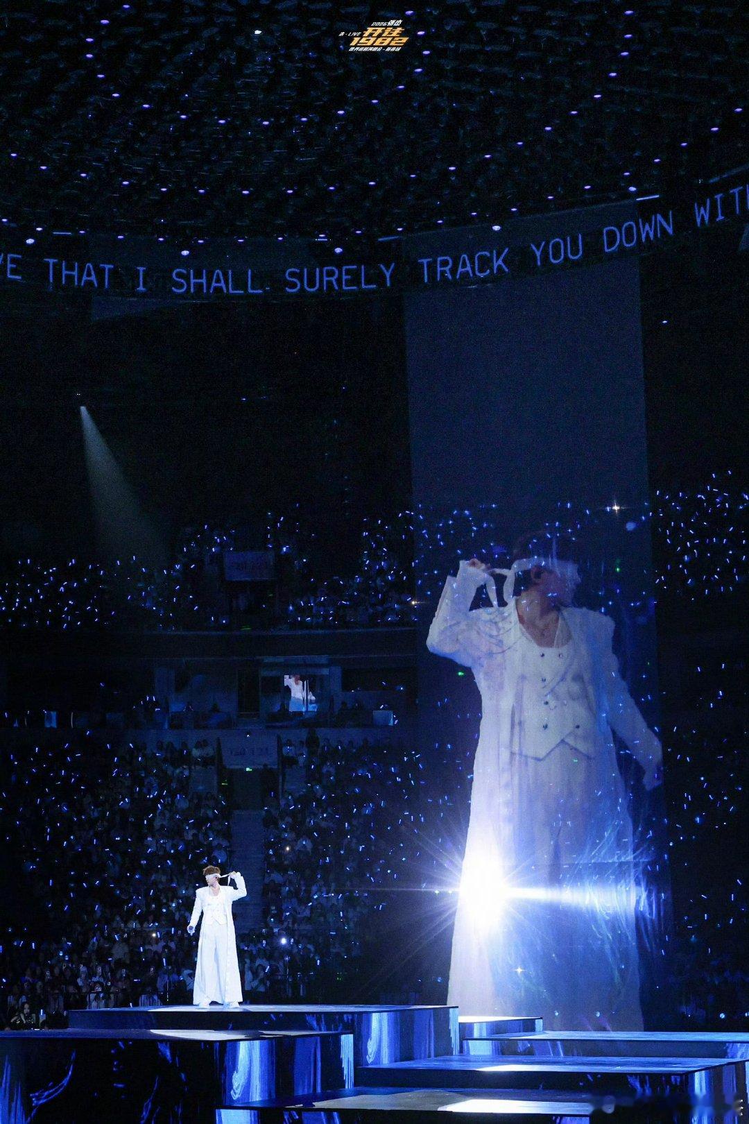 张杰演唱会上教粉丝跳舞成都场的姐妹也太幸福了吧！不仅能听杰哥唱歌，还能跟他学跳舞