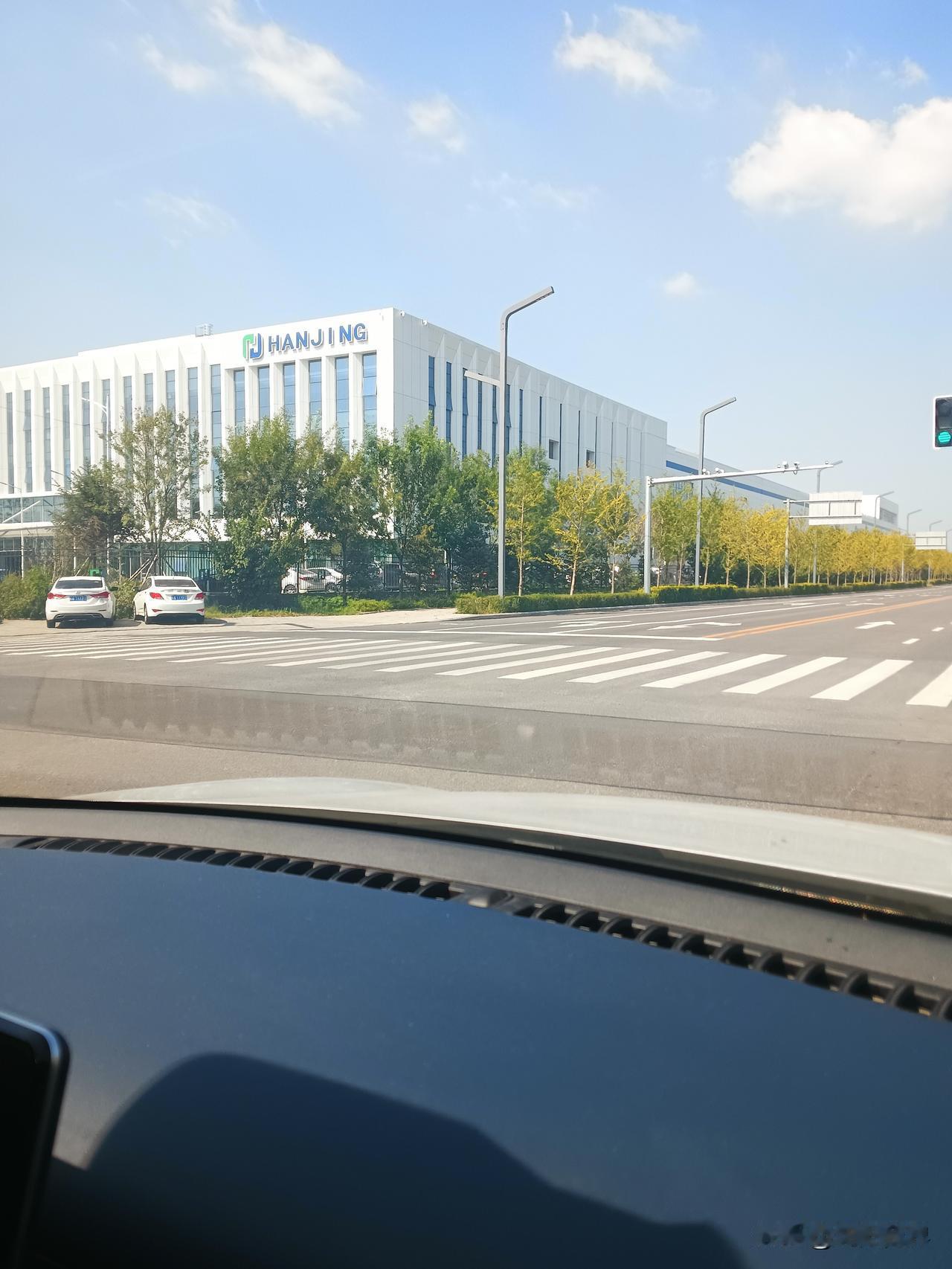 沈阳半导体企业
这家企业规模真大
处于行业排头兵地位
沈阳又一规模化企业集群
在
