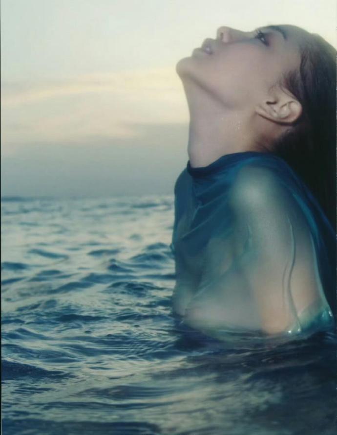 这真的是鼻姐吗，简直不要太好看，美人鱼即视感 