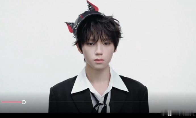 王橹杰帽子王橹杰小恶魔帽王橹杰小恶魔帽，好帅啊啊很好看,喜欢