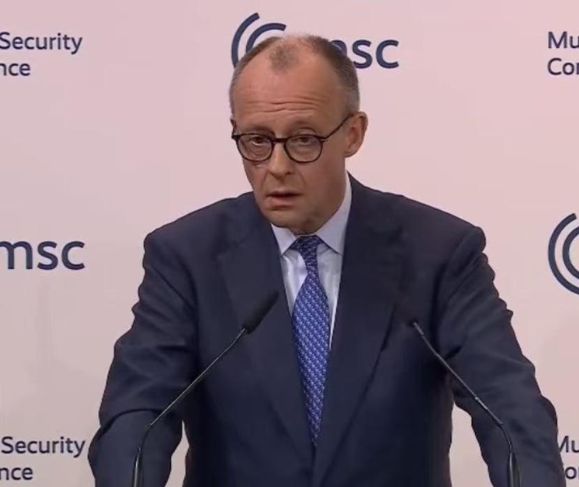 为了让特朗普听得懂，德国总理梅茨在慕安会演讲时从德语切换到了英语，他劝导说，在当