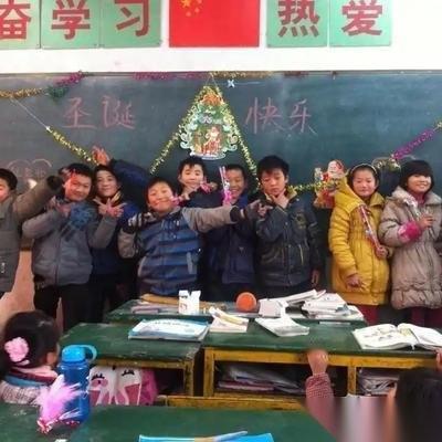 太有缘分了！安徽宿州，一位女老师饿了就点了份外卖，期间看到手机屏幕，突然瞄见一个