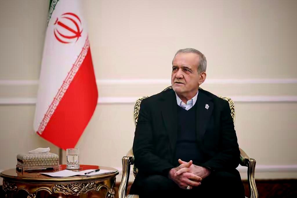 伊朗这回是真急眼了：一边喊着不想打，一边把枪都架好了

伊朗总统佩泽希齐扬这两天