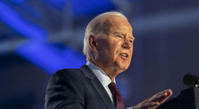 Axios：白宫不对拜登关于与科尔和密特朗谈话的言论发表评论


美国总统乔·拜
