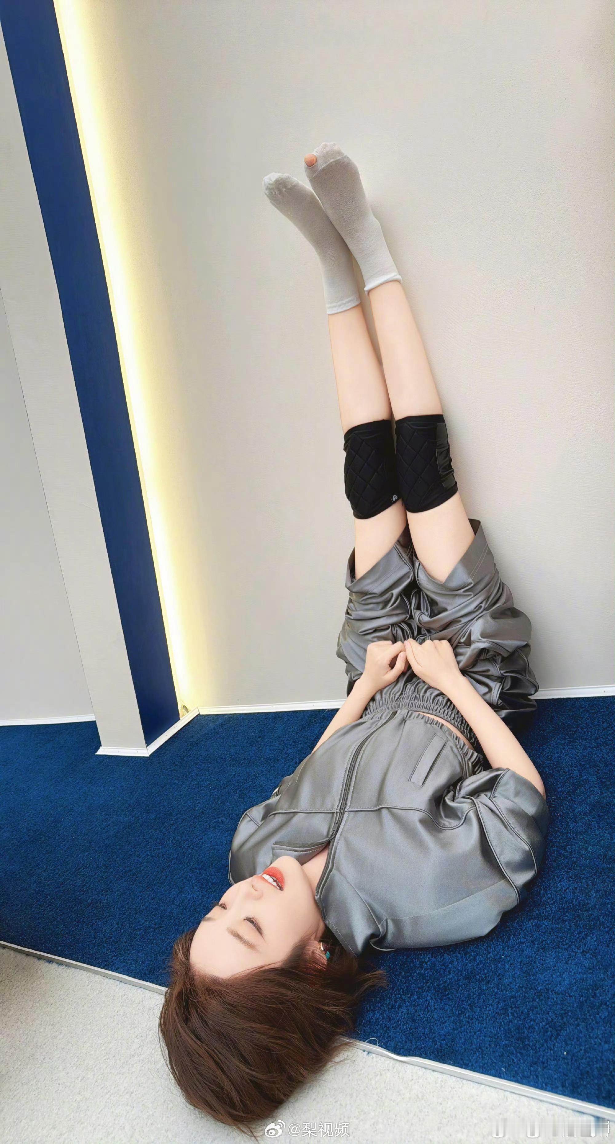 唐艺昕袜子都跳破了好努力的姐姐 