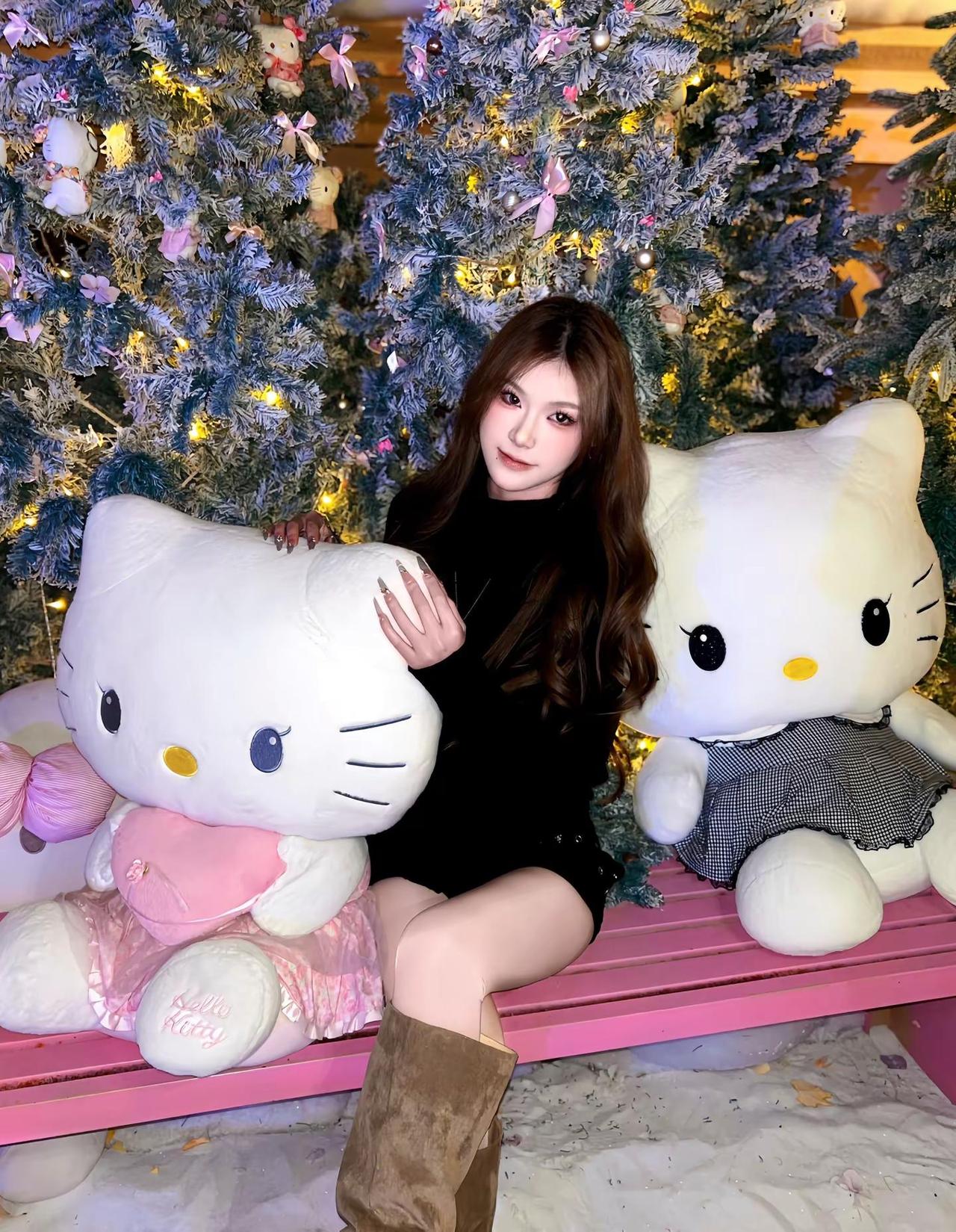 对视的那一秒 是否心跳也会共鸣甜妹 Hello Kitty