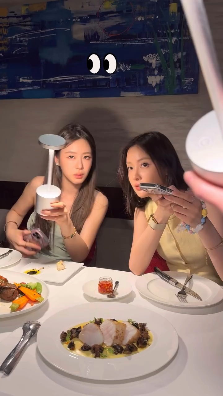 oombam 🐧oombam🦭260629 Dew妈更新小两口相关快拍一则是