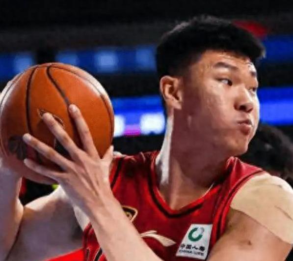 上海男篮若想拿双冠，第四外援真的不能换

上海男篮在本赛季俱乐部杯成功卫冕，四名