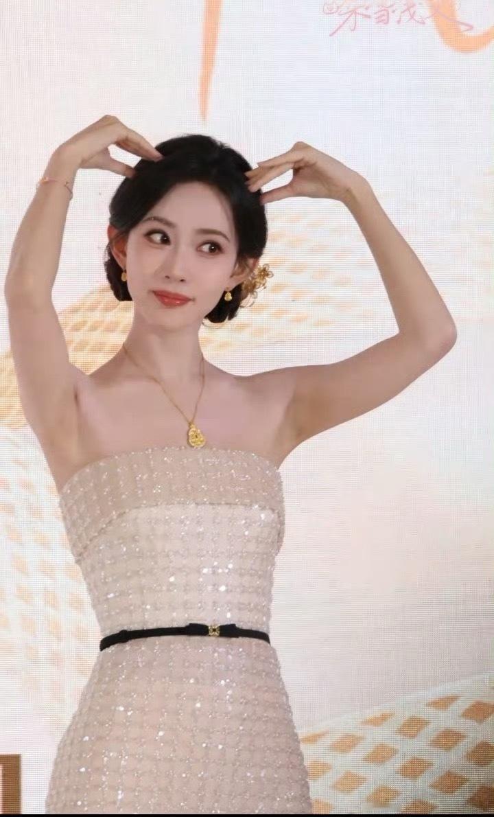 🍉恭喜孟子义解锁MK代言 轻奢来了 高奢还会远吗？！