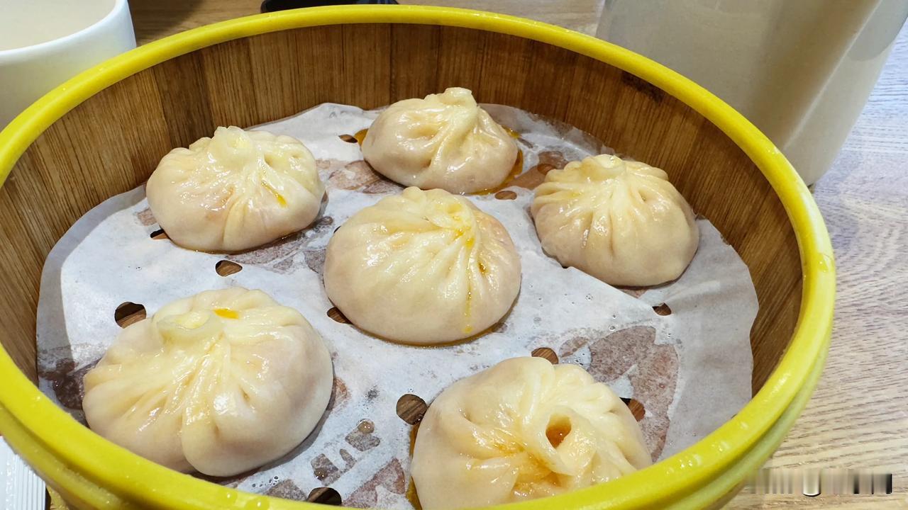 听说网友最能，来来来看图猜菜系
昨晚跟媳妇在万象汇吃了顿南方饭菜，看着量不大，但