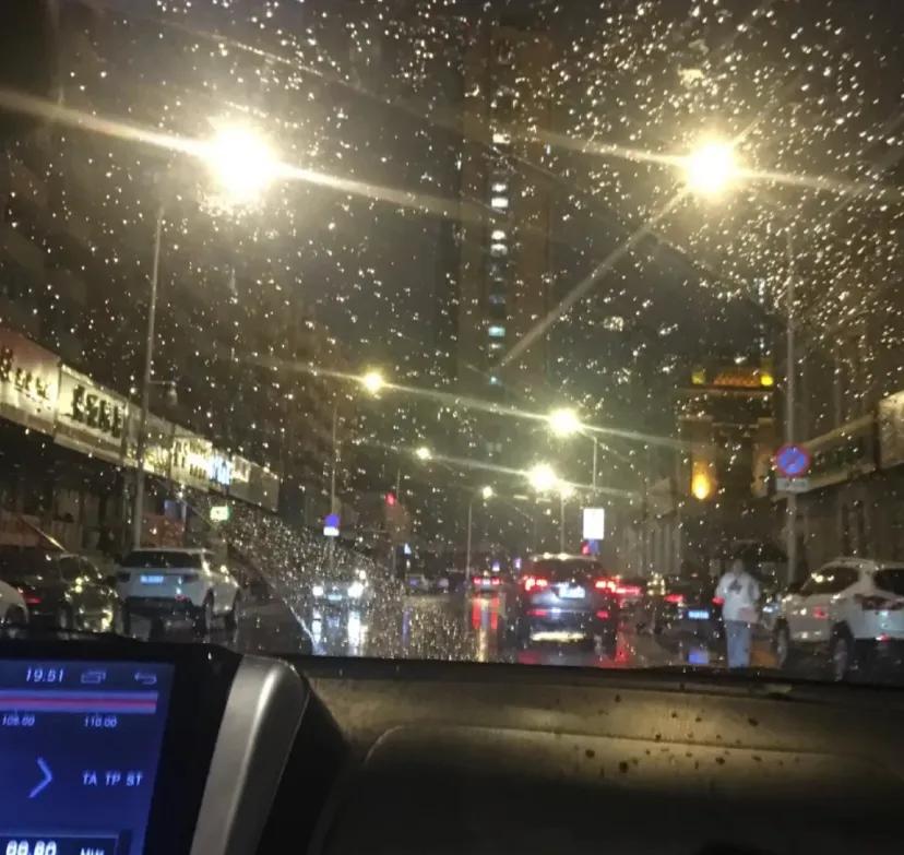 村里有条不成文的规定!你们也有吗?
村里有条不成文的规定，不管你在外面混得有多好