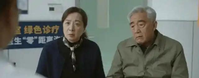 《问心2》里，爱情是有了，可亲情全无。

鲁大冬和柳美是一对恋人，他们都来自农村