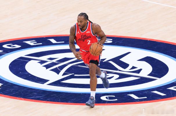 NBA伦纳德乔丹科比  贝弗利：伦纳德可和乔丹&科比相提并论 是一个极致的刺客机