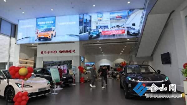 国庆假期，“镇江造”极狐掀起销售热潮 全新上市的阿尔法T7订单火爆
