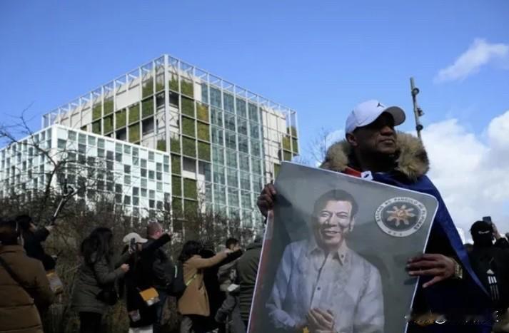 国际刑事法院检察官呼吁恢复对菲前总统罗德里戈·杜特尔特的指控确认程序，理由是他在
