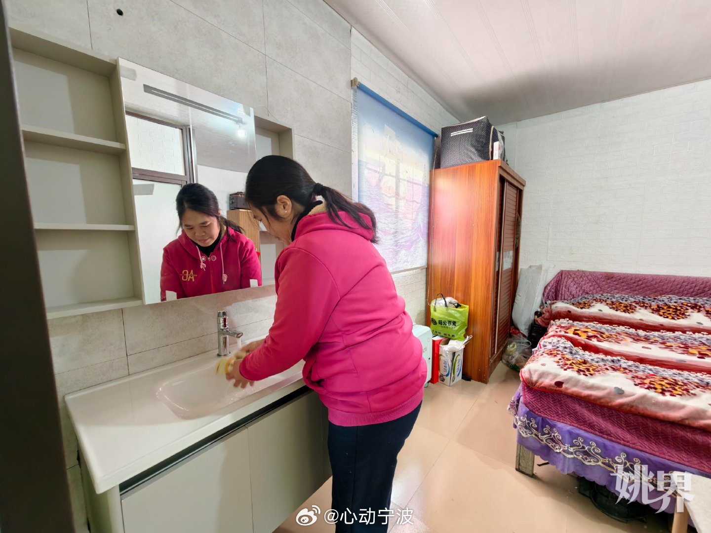 余姚梦想小屋为困境儿童点亮温暖新家 近日，余姚“暖暖的新家·梦想小屋”项目完成第