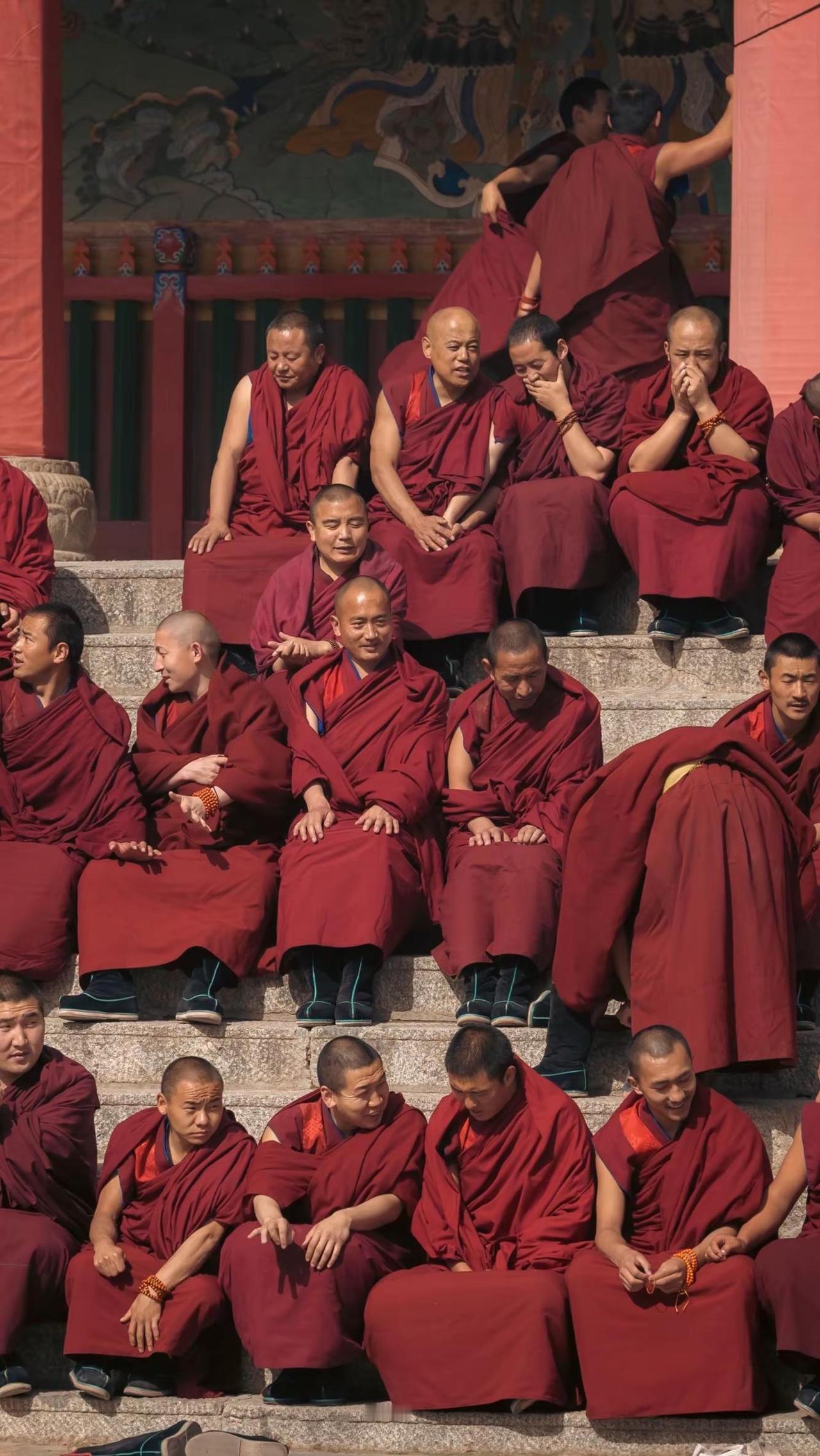 又见拉卜楞寺！一个缺氧而不缺信仰的地方！拉卜楞寺，藏传佛教格鲁派六大寺院之一，有