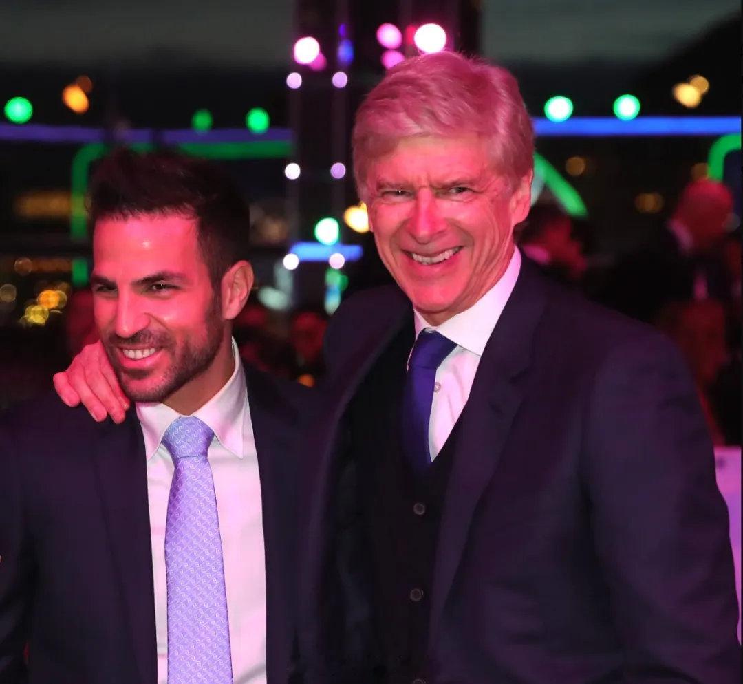 法布雷加斯近日接受DAZN采访时表示，他视温格为父亲，并且正效仿教授的足球风格。