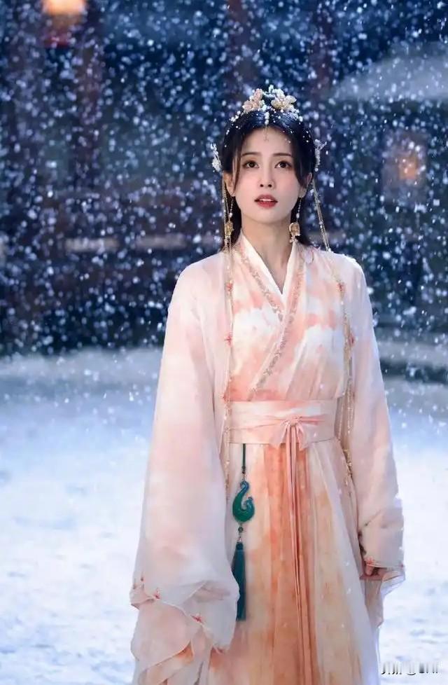 白鹿在古装电视剧中的雪中造型，这五个角色，哪个最美？