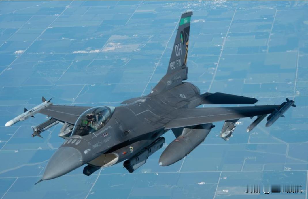 英国人不看好F16。英国《独立报》称，北约提供F16，只会让普京享受摧毁后的高大