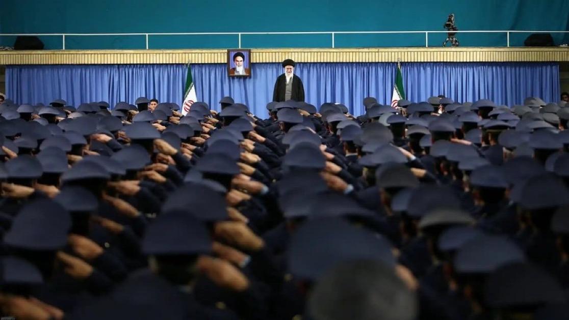 突发：
伊朗已命令所有军事指挥官在未来48小时内返回岗位。