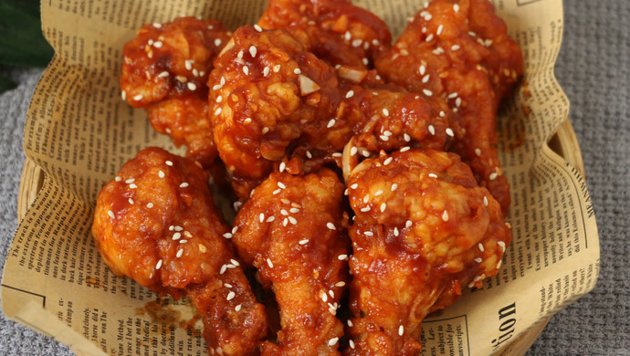 【外卖炸鸡中吃到一根头发！法院判决商家赔偿千元】#外卖炸鸡中吃出一根头发商家被判