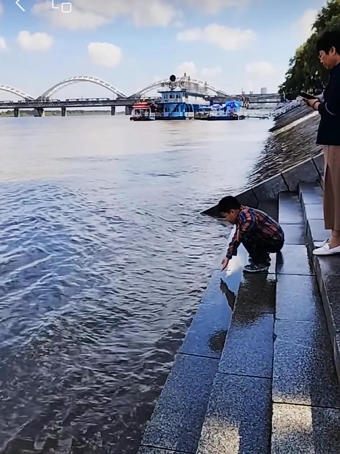 8.29日上午，江沿儿