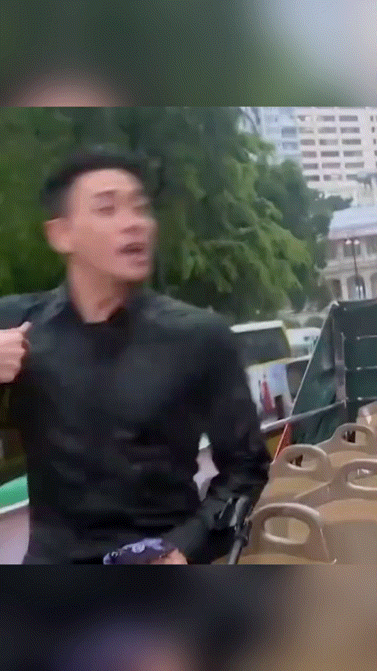 #模仿黄宗泽大巴上跳舞#黄宗泽是临场发挥 目前很多人拍出来是临床表现[揣手] ​