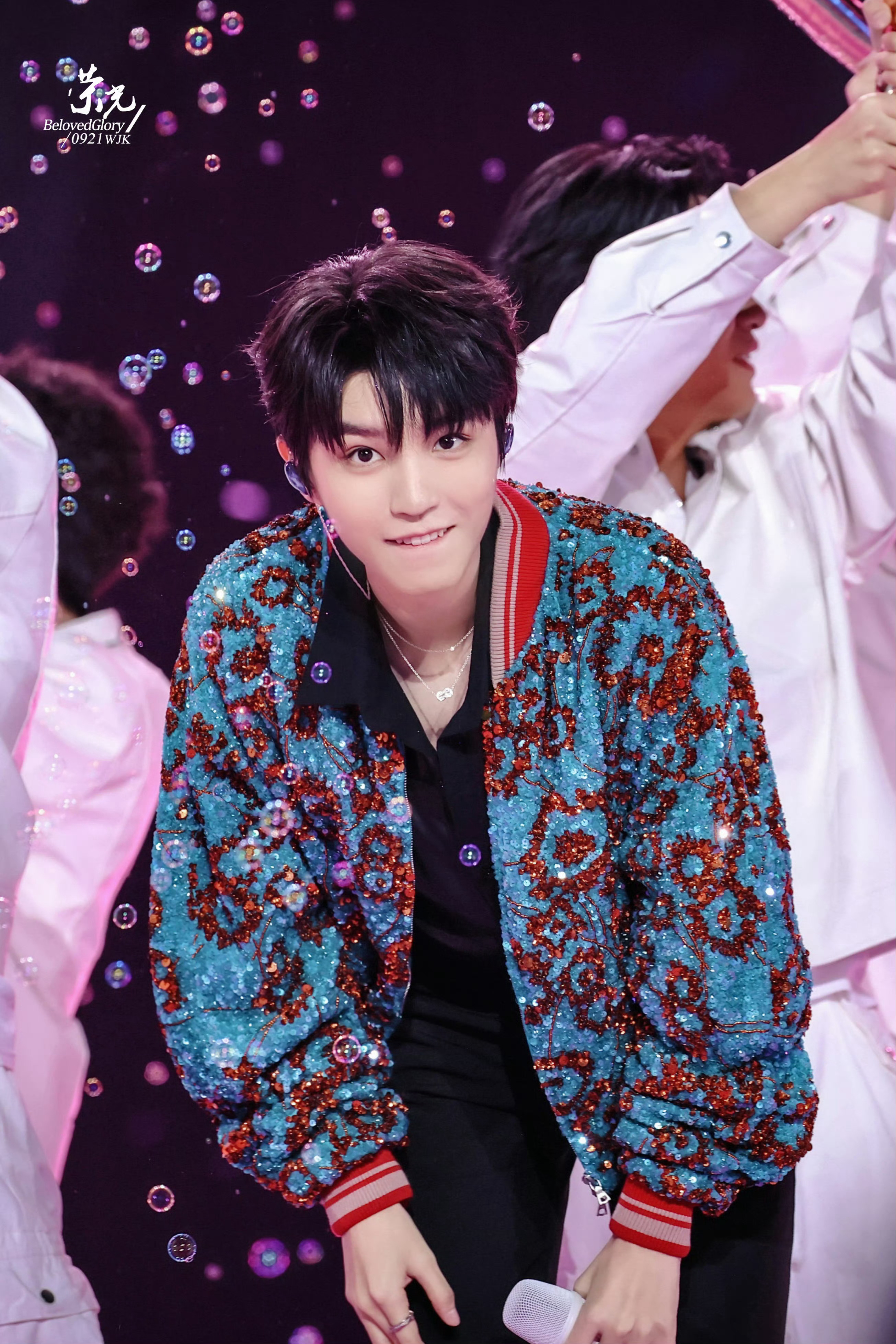 王俊凯 我会收集每一张这个瞬间 