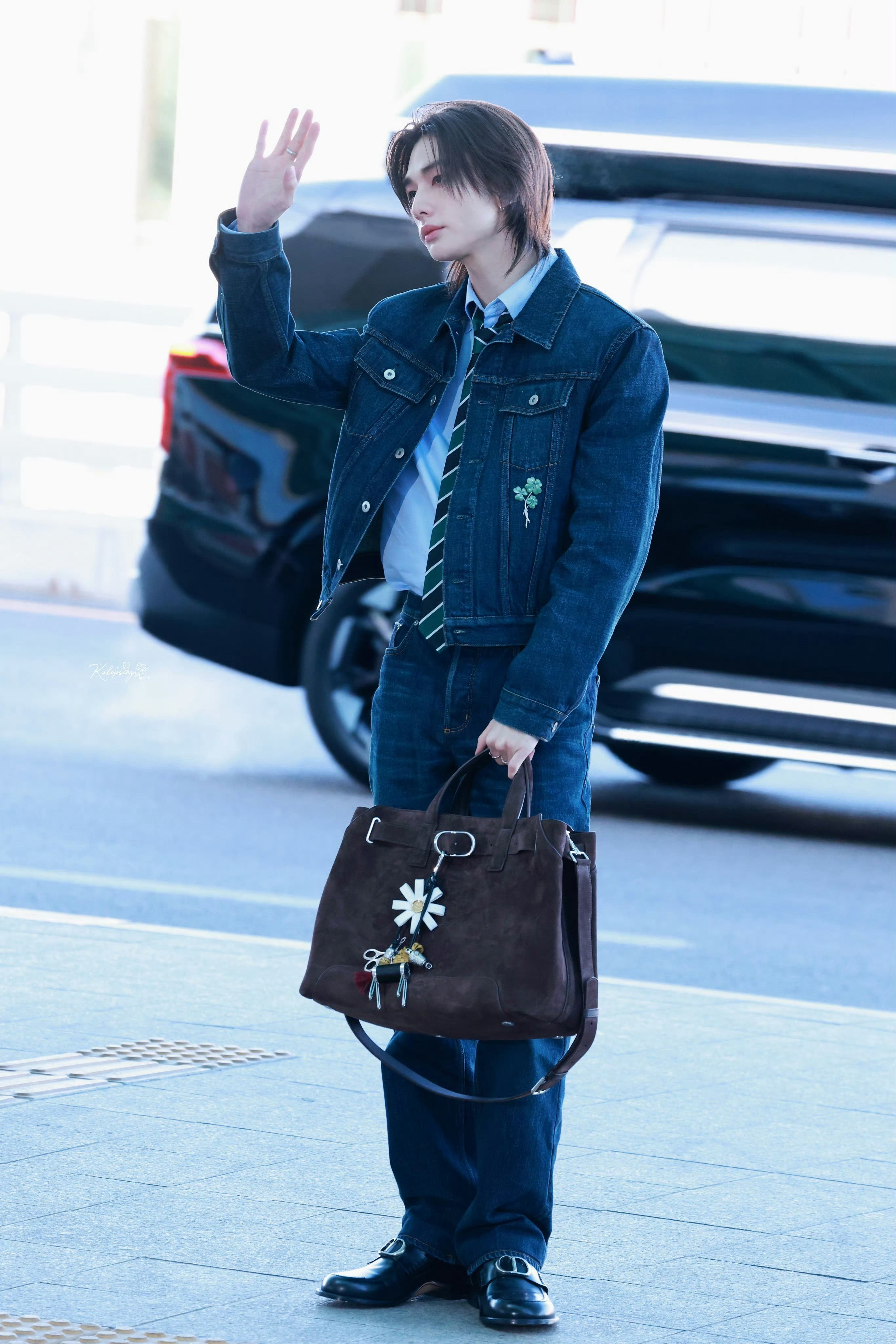 黄铉辰 × Dior 2026 秋冬男装大秀机场出发 📸 巴黎男装周 男装周