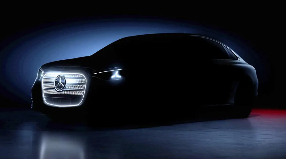 奔驰2026年将迎来产品大年，计划发布多款新车。旗舰轿车S级将于1月29日率先亮