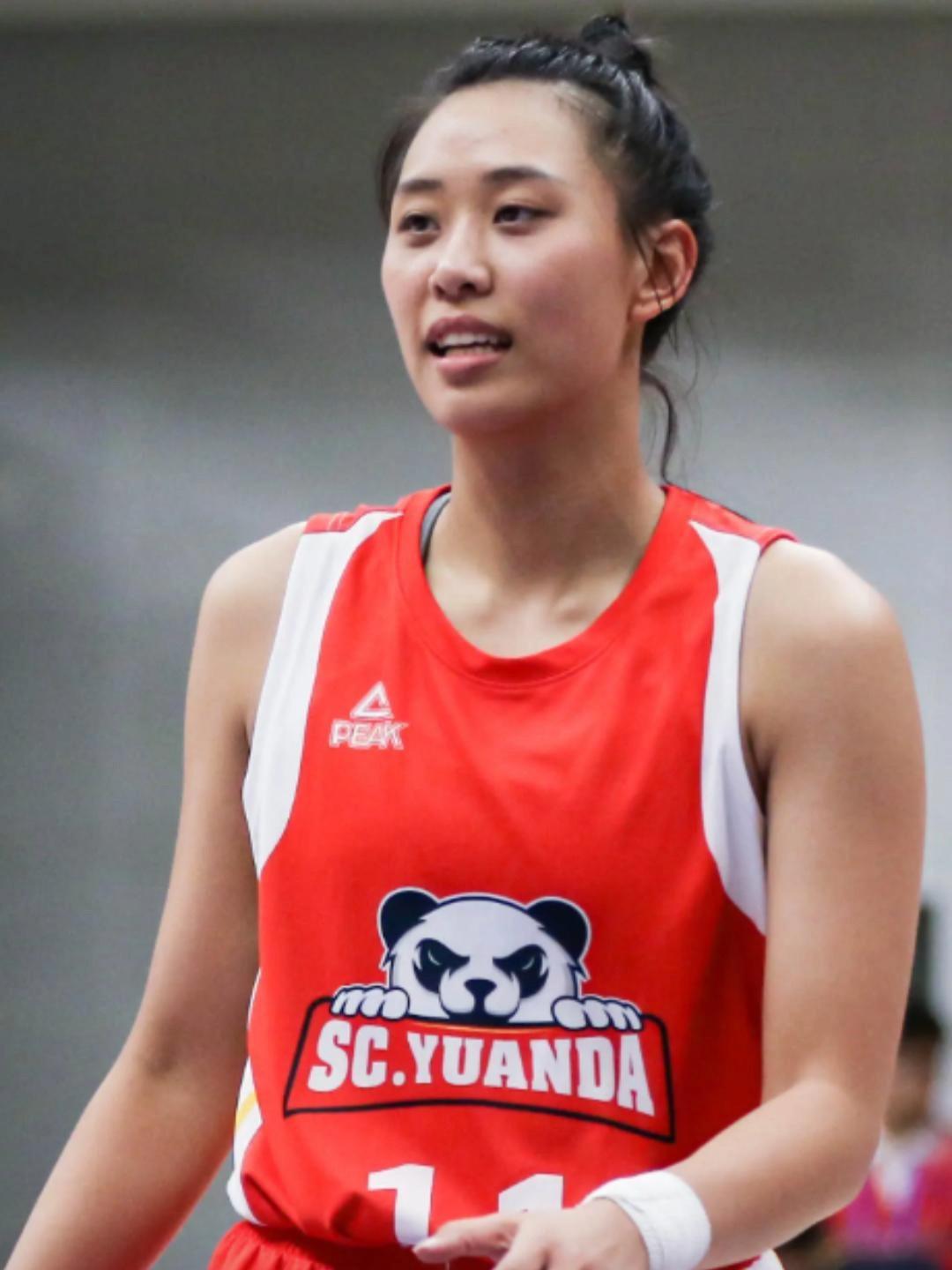 四川女篮投资方建设的国际标准篮球训练基地正不断地受到中国女子篮球界的青睐！👍