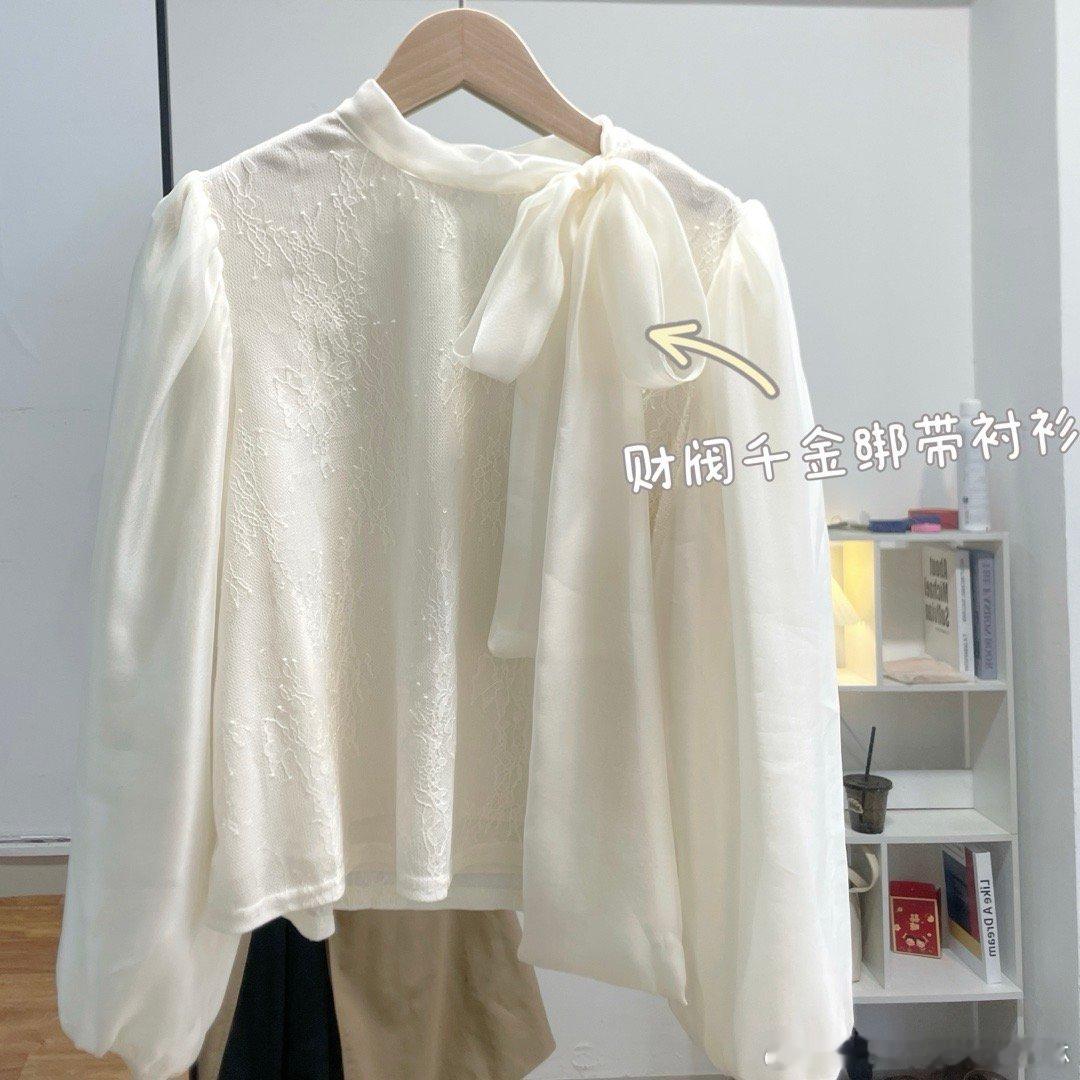 3🈷️13号早10点开拍，新品限时优惠哦。这款这边的超好看超好看！自留的一件哦