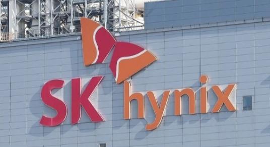 财报不及预期，SK海力士大跌9％
 
互联网消息指出，受财报数据未达预期的影响，