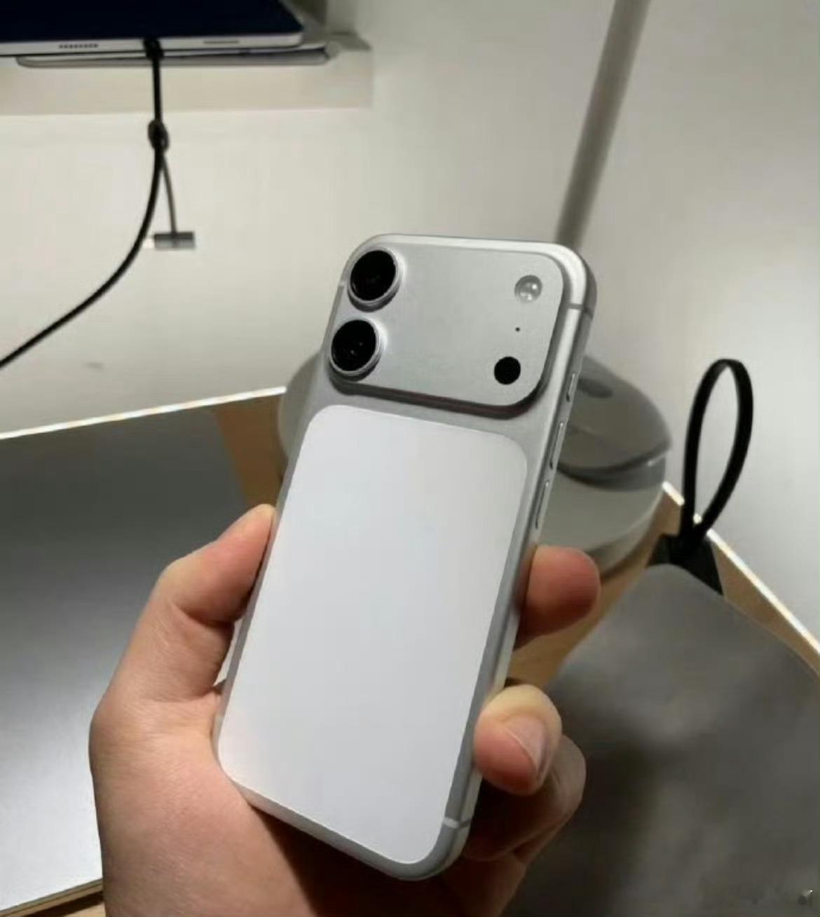 iPhone18标准版神似17Pro感觉像 P 图 