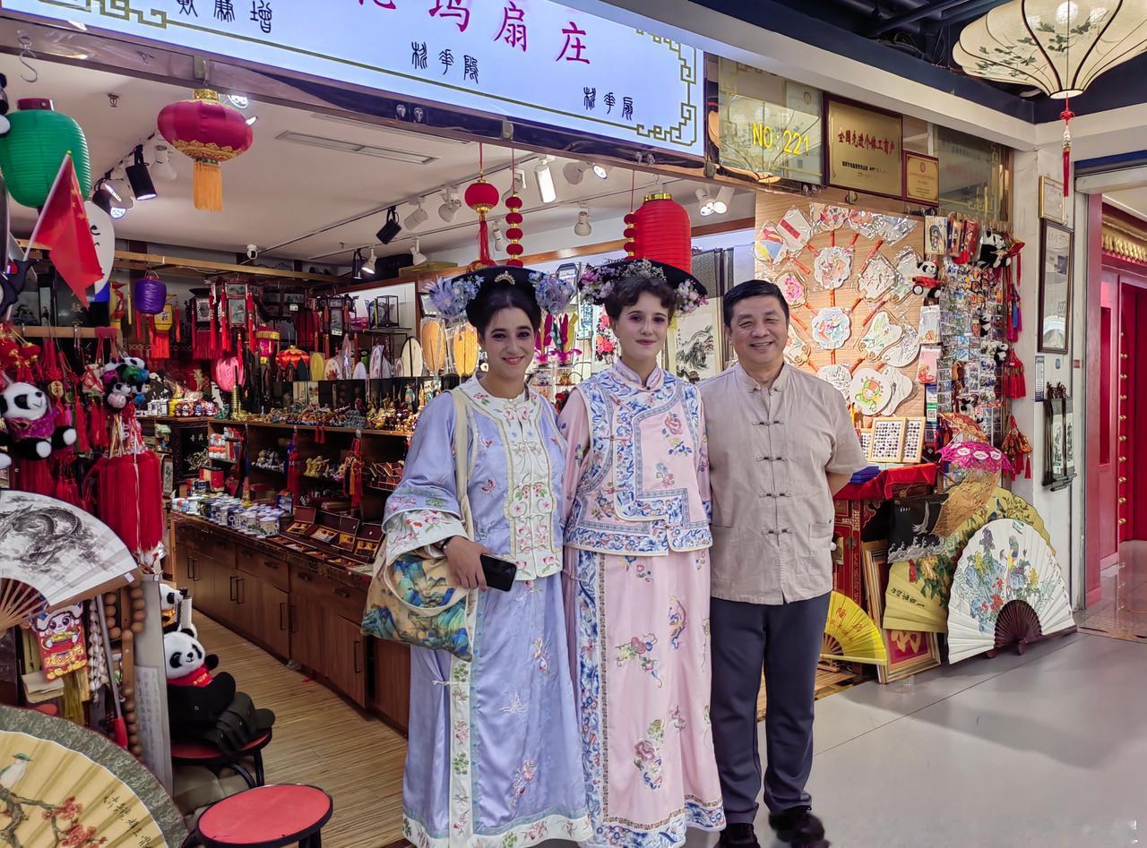 洋格格来了，中华文化的传播和影响力[强][强][强]