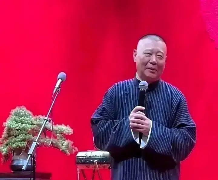 郭德纲微博直接@大徒弟，一句话没解释，热搜就爆了。
4月3号下午那条“该出去闯就