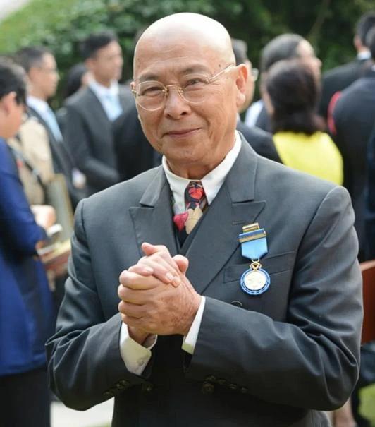 香港那个演了半辈子戏的老戏骨，刘兆铭，走了。九十四岁。提起他，很多人脑子里还是他