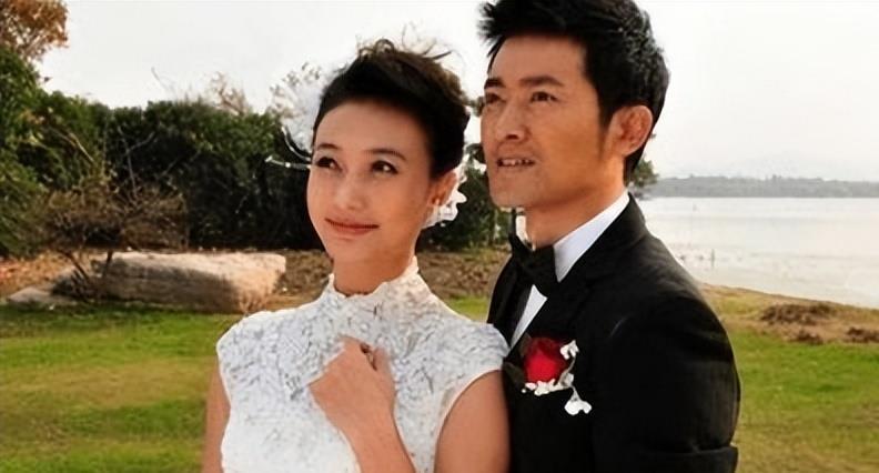 淡出10年后，任泉被曝与黄绮雯隐婚17载，原来他才是低调的人生赢家！ 