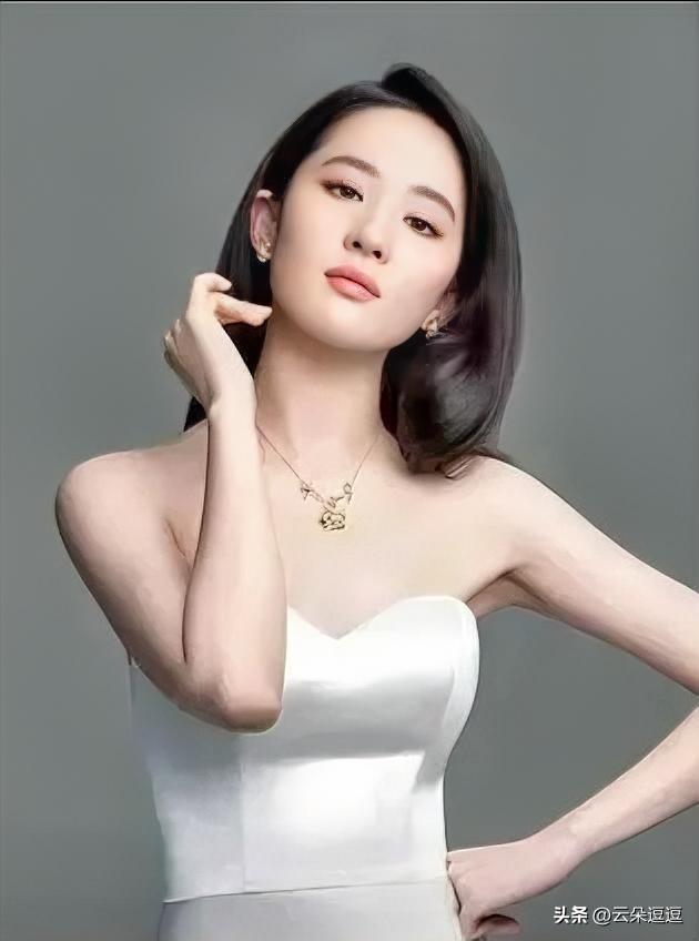 优雅白裙，气质女神，温柔迷人！