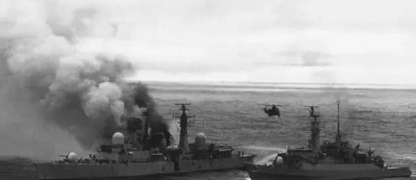 中国的海军根本就是一堆破铜烂铁，没有任何抵抗力，如果中国海军敢动手，那就叫他们尝