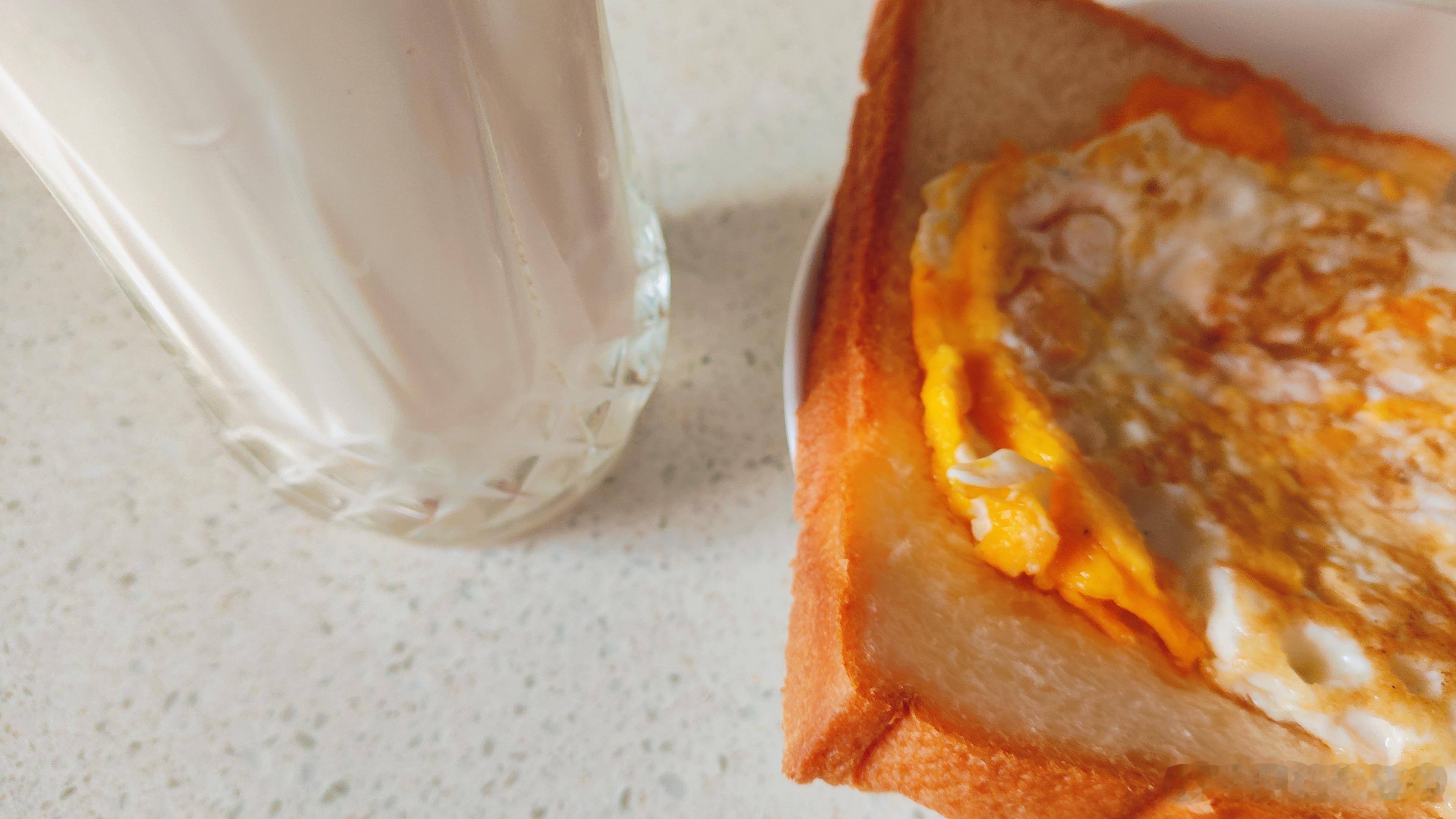 牛奶🥛面包🍞和鸡蛋🥚就是最好的搭配 