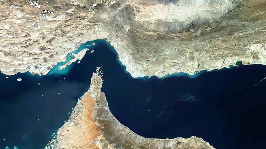 美以频频叫嚣要推翻伊朗政权，却始终不敢真正动手，即便在霍尔木兹海峡被伊朗“打脸”