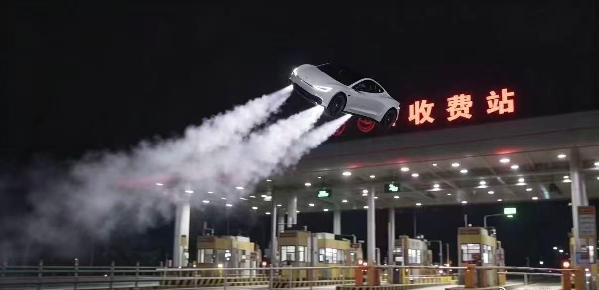 哈哈哈哈，网友还是乐子人多特斯拉Roadster全球发布会 ​​​