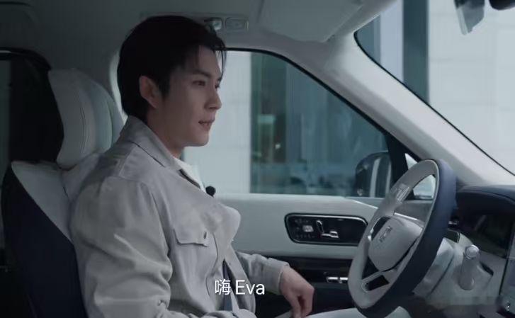 内娱最懂车的人出现了过去提起豪华座驾，大众往往只认可海外传统豪华品牌，默认进口才