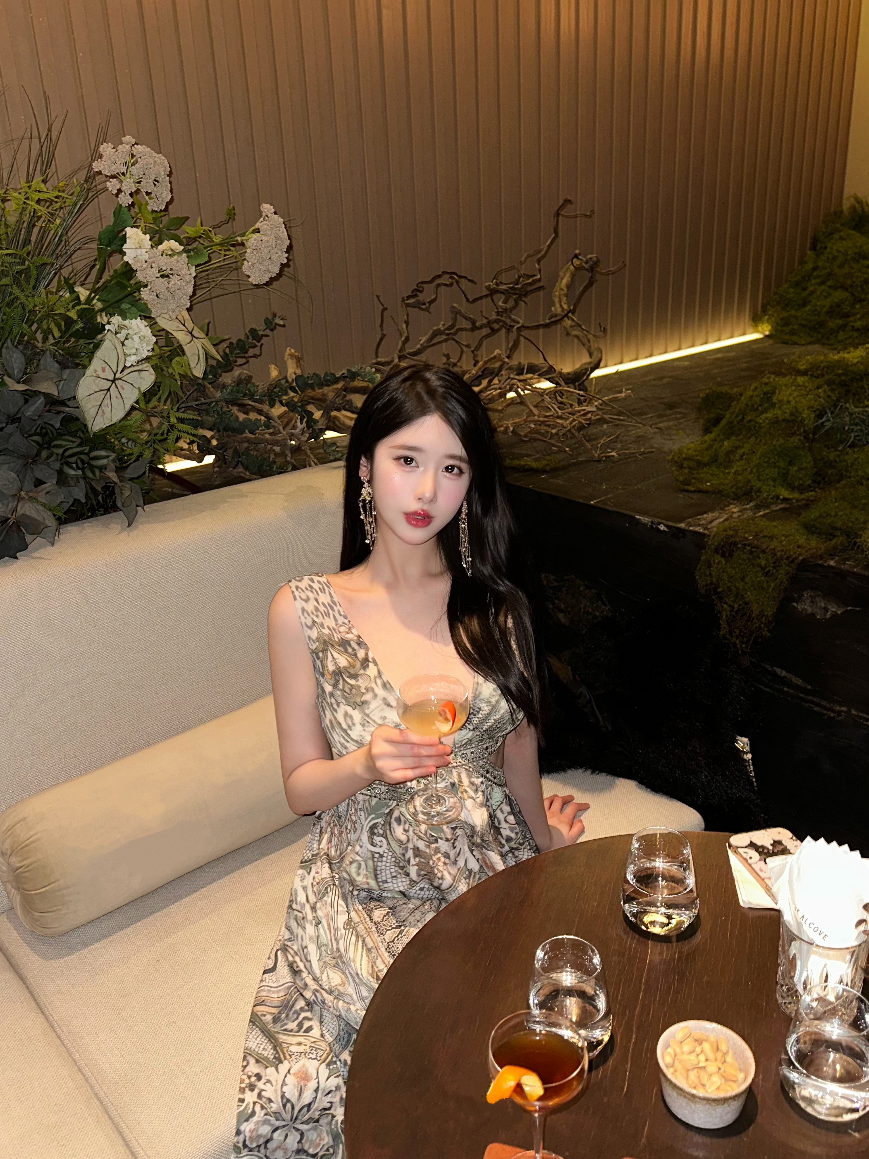 我性格都这么恶劣了 谁还敢评判我的外貌  