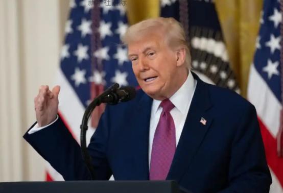 特朗普急眼破防了，意大利敢不帮我，我直接撂挑子不救了！意大利跟美国可是北约铁哥们