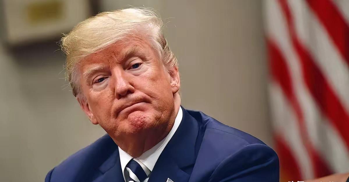 特朗普这一大早的火气，隔着屏幕都能烧到太平洋对岸了！

美国当地时间刚起床，他就